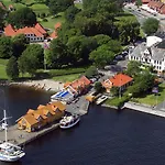 Wassilioff - Unike 4*